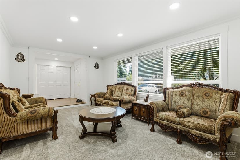 Property photo for 9727 60th Street W, University Place photo 4