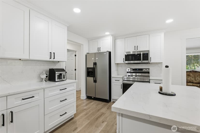 Property photo for 9727 60th Street W, University Place photo 10
