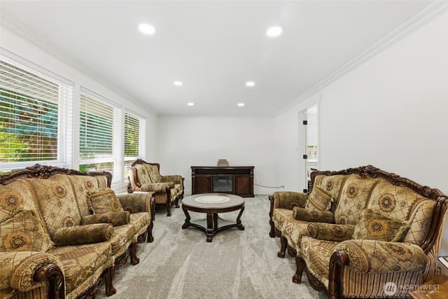Property photo for 9727 60th Street W, University Place photo 3