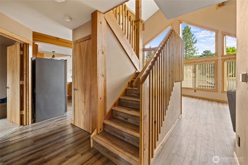 Property photo for 160 Ronald Ridge Drive, Ronald photo 18
