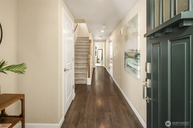 Property photo for 6716 34th Avenue SW, Seattle photo 2