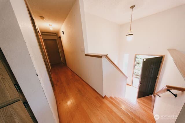 Property photo for 19311 59th Place NE, Kenmore photo 4