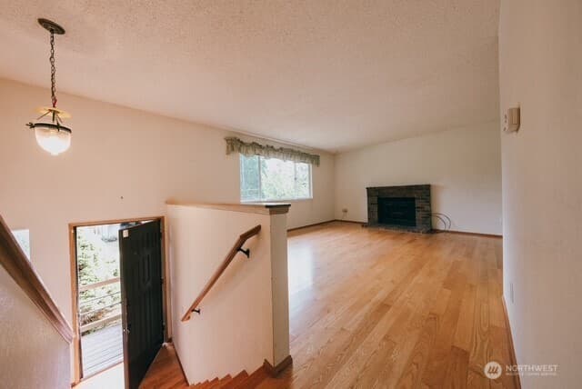 Property photo for 19311 59th Place NE, Kenmore photo 2