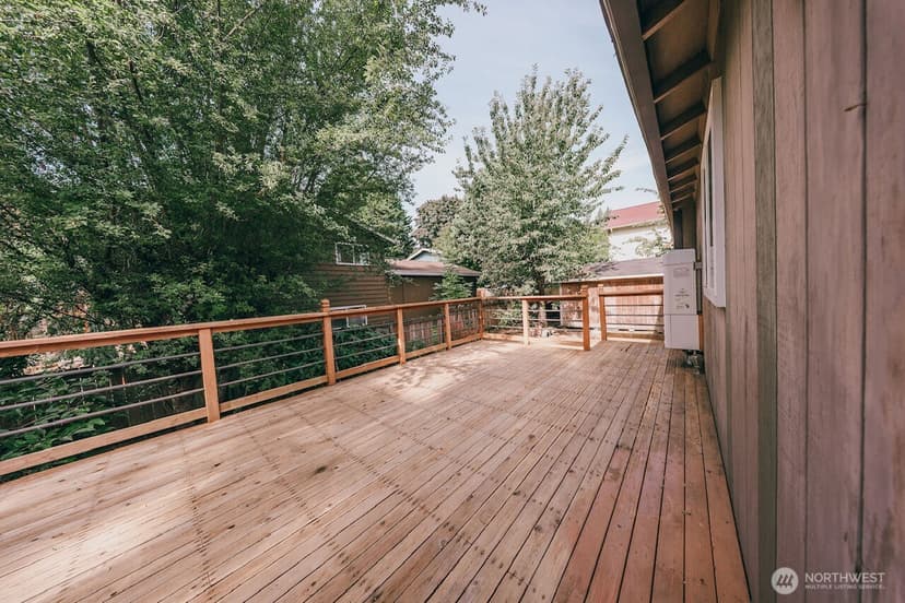 Property photo for 19311 59th Place NE, Kenmore photo 7