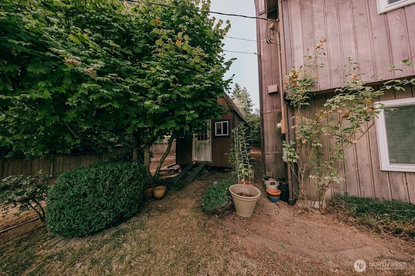 Property photo for 19311 59th Place NE, Kenmore photo 10
