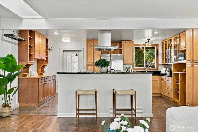 Property photo for 12119 NE 65th St, Kirkland photo 6