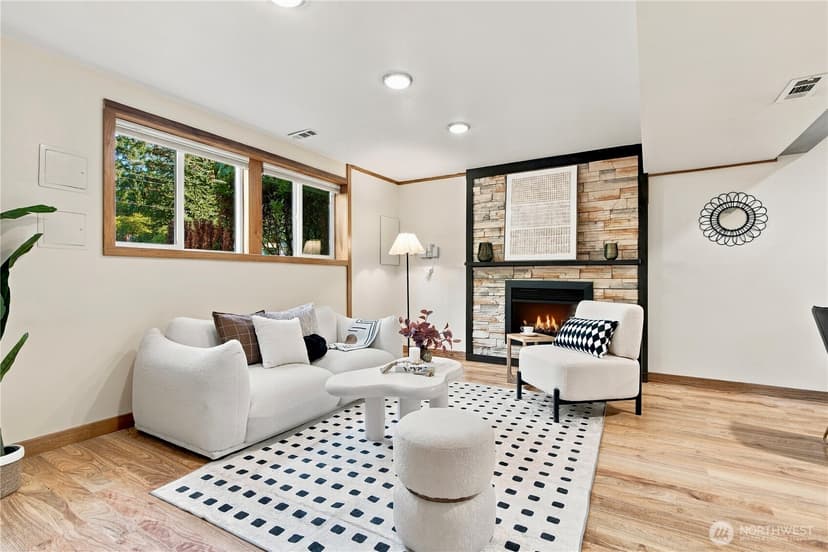 Property photo for 12119 NE 65th St, Kirkland photo 17