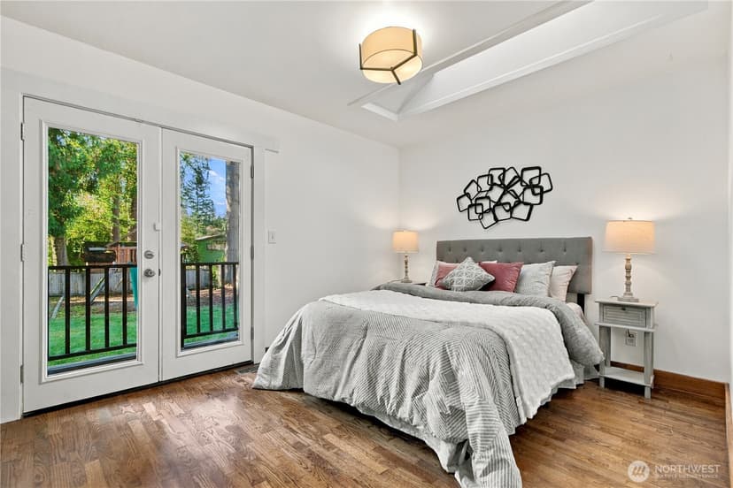 Property photo for 12119 NE 65th St, Kirkland photo 10