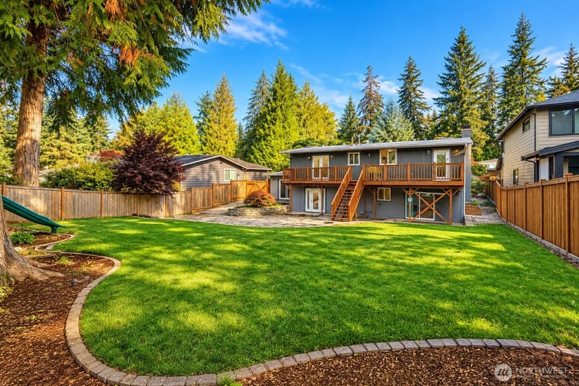 Property photo for 12119 NE 65th St, Kirkland photo 24