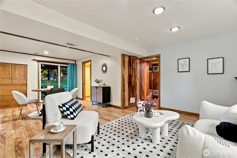 Property photo for 12119 NE 65th St, Kirkland photo 18