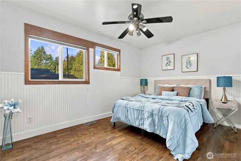 Property photo for 12119 NE 65th St, Kirkland photo 13
