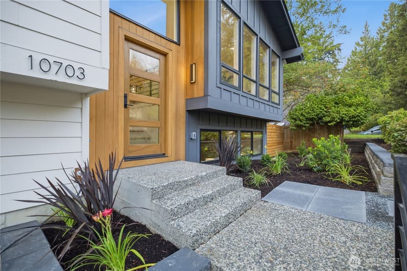 Property photo for 10703 126th Avenue NE, Kirkland photo 2