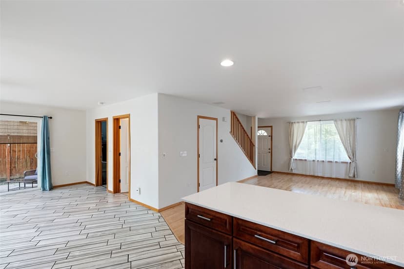 Property photo for 1673 Bayview Drive W, Bremerton photo 12