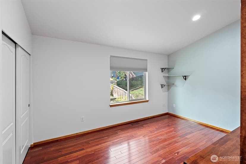 Property photo for 1673 Bayview Drive W, Bremerton photo 25