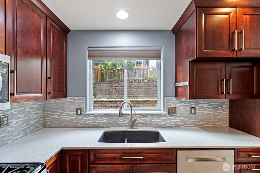Property photo for 1673 Bayview Drive W, Bremerton photo 9