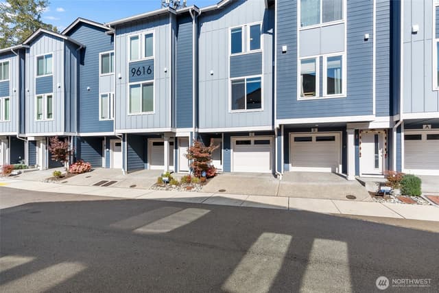 Property photo for 9616 19th Avenue SE #C, Everett photo 3