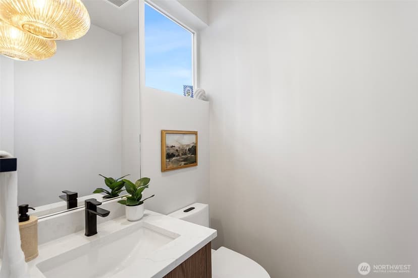Property photo for 2725 Belvidere Avenue SW, Seattle photo 17