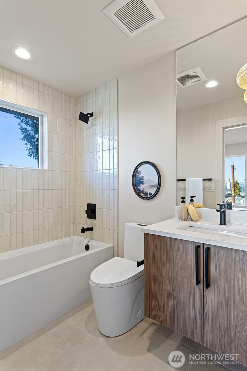 Property photo for 2725 Belvidere Avenue SW, Seattle photo 21