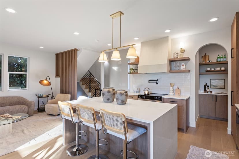 Property photo for 2725 Belvidere Avenue SW, Seattle photo 12