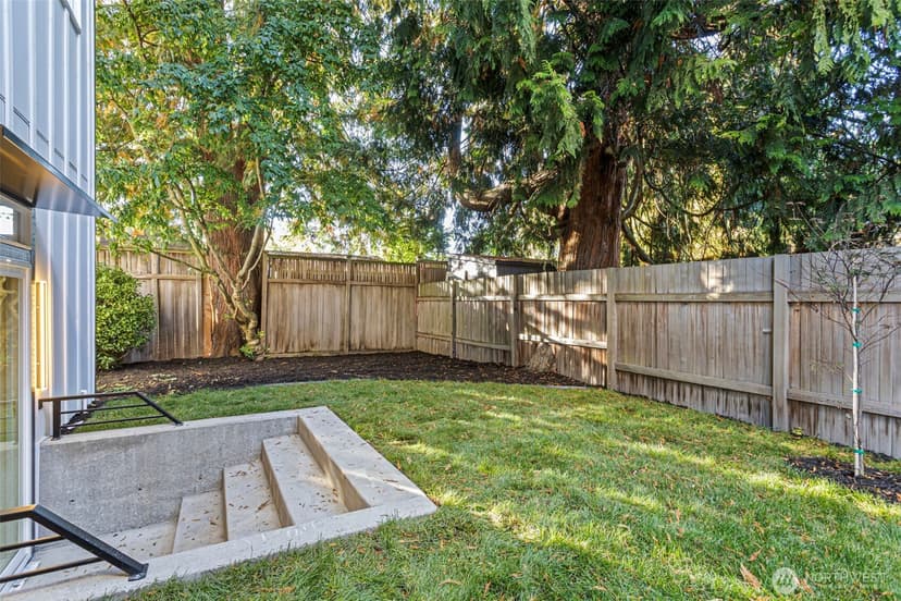 Property photo for 2725 Belvidere Avenue SW, Seattle photo 27