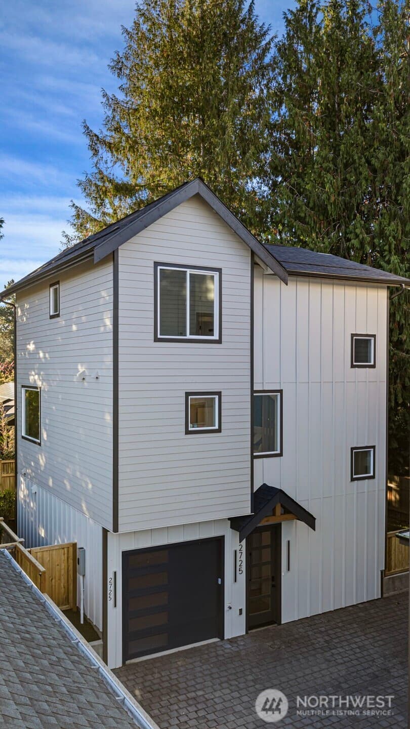 Property photo for 2725 Belvidere Avenue SW, Seattle