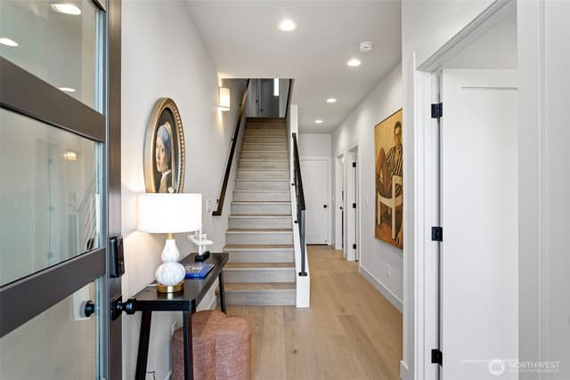 Property photo for 2721 Belvidere Avenue SW, Seattle photo 3
