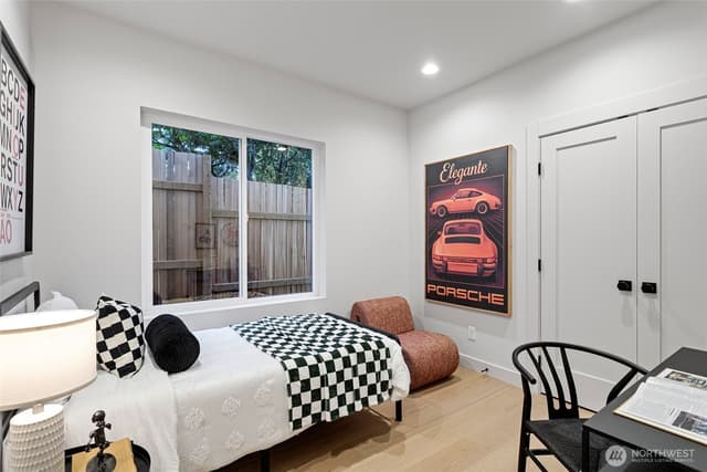 Property photo for 2721 Belvidere Avenue SW, Seattle photo 5
