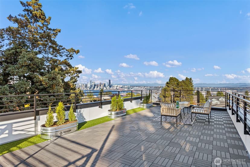 Property photo for 2721 Belvidere Avenue SW, Seattle photo 28