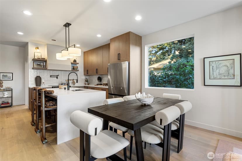 Property photo for 2721 Belvidere Avenue SW, Seattle photo 14