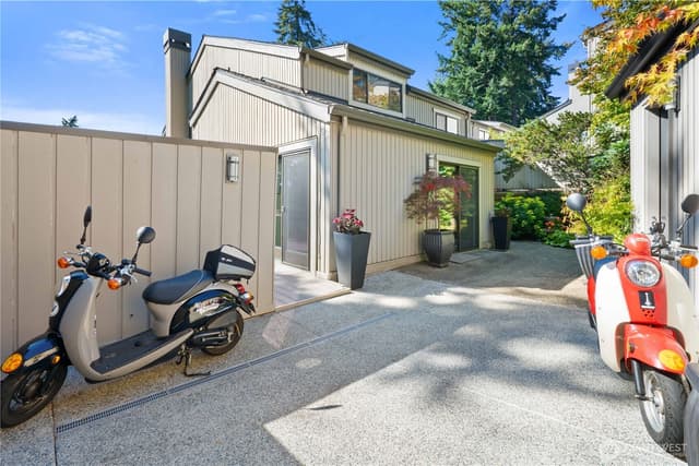 Property photo for 4815 102nd Lane NE, Kirkland photo 4
