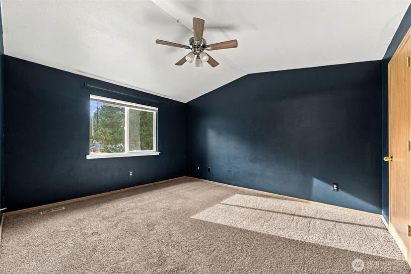 Property photo for 18714 82nd Avenue Ct E, Puyallup photo 14