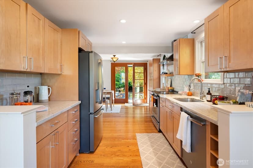 Property photo for 10523 13th Avenue NW, Seattle photo 11