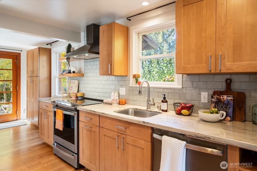 Property photo for 10523 13th Avenue NW, Seattle photo 12