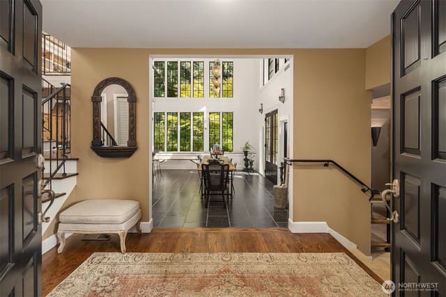 Property photo for 11726 NE 41st Street, Kirkland photo 2