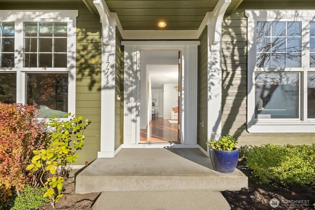 Property photo for 1771 14th Lane NE, Issaquah photo 2