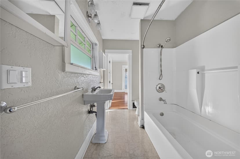 Property photo for 4234 S Graham Street, Seattle photo 16