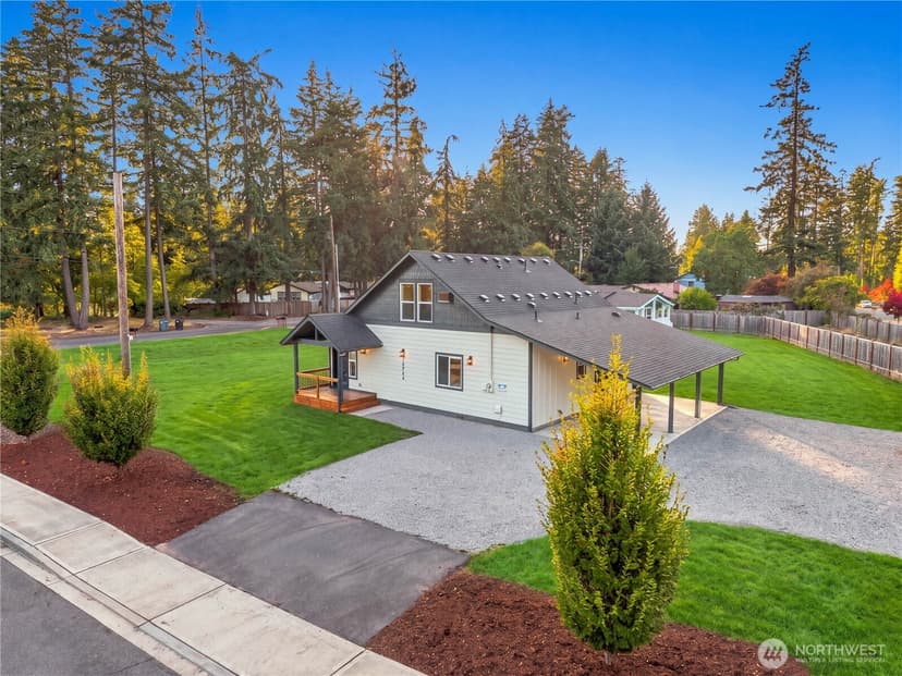 Property photo for 15348 6th Avenue E, Tacoma photo 2