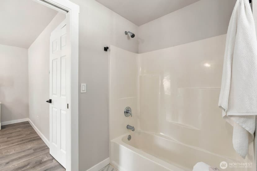 Property photo for 15348 6th Avenue E, Tacoma photo 18