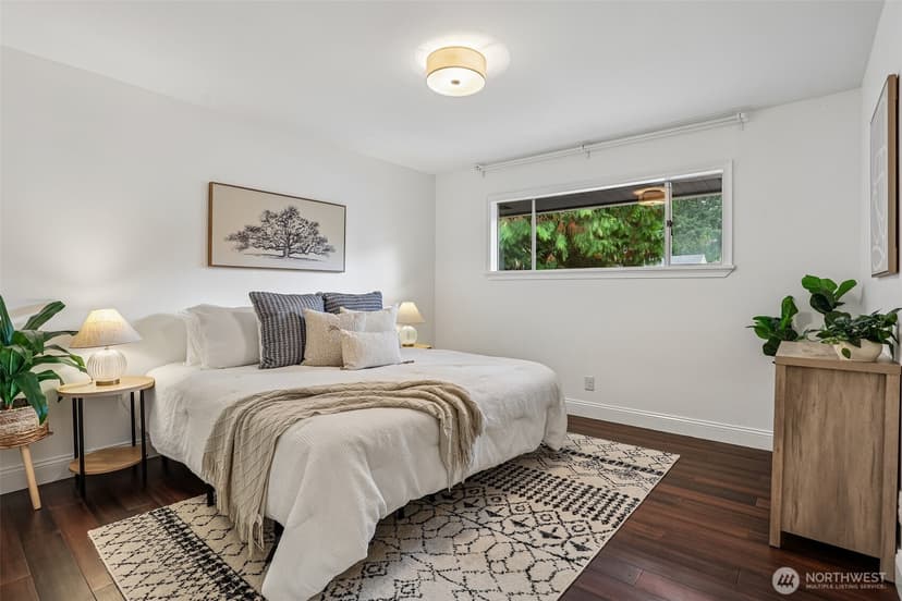 Property photo for 13717 N Stone Avenue, Seattle photo 11