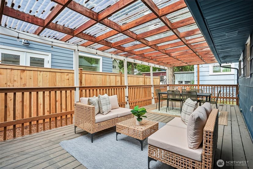 Property photo for 13717 N Stone Avenue, Seattle photo 18