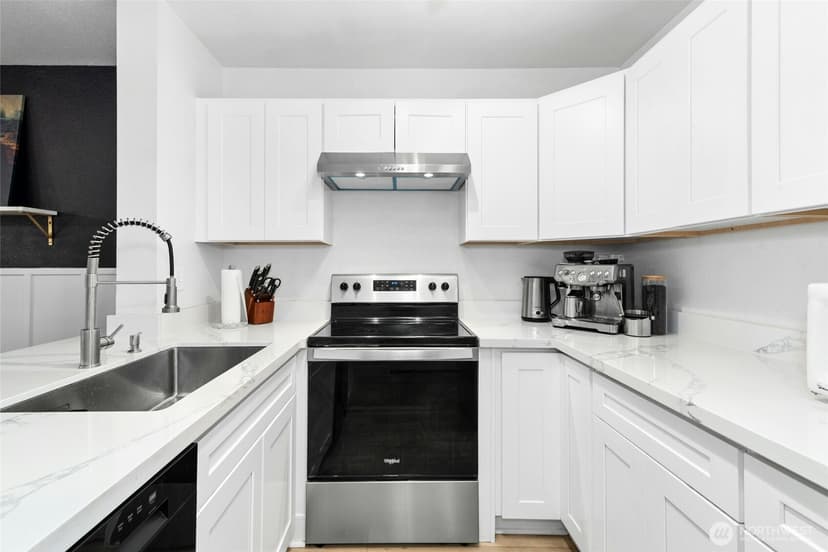 Property photo for 17300 91st Avenue NE #B101, Bothell photo 2