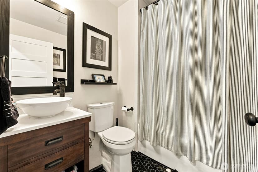 Property photo for 180 NW Dogwood Street, Issaquah photo 13