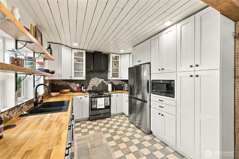 Property photo for 180 NW Dogwood Street, Issaquah photo 4