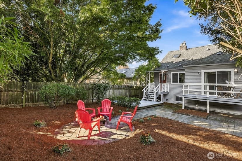 Property photo for 5756 25th Avenue NE, Seattle photo 27