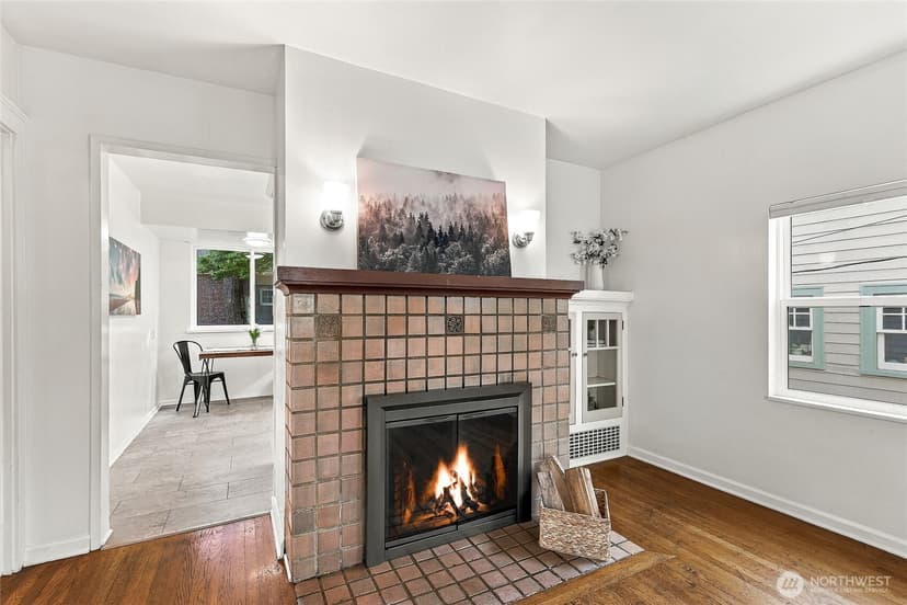 Property photo for 5756 25th Avenue NE, Seattle photo 6