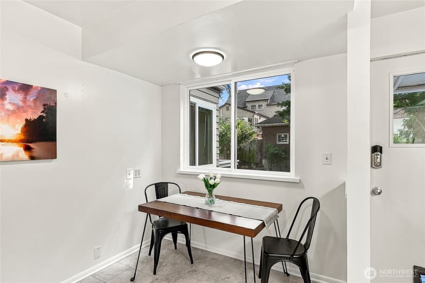 Property photo for 5756 25th Avenue NE, Seattle photo 9