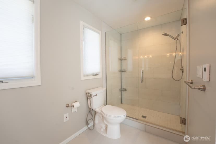 Property photo for 14017 205th Avenue NE, Woodinville photo 10