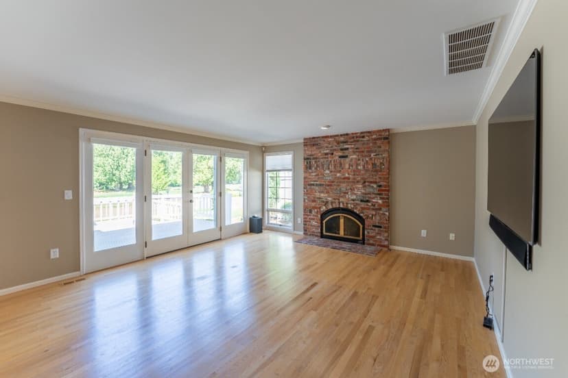 Property photo for 14017 205th Avenue NE, Woodinville photo 4