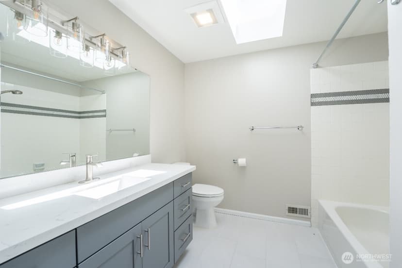 Property photo for 14017 205th Avenue NE, Woodinville photo 12