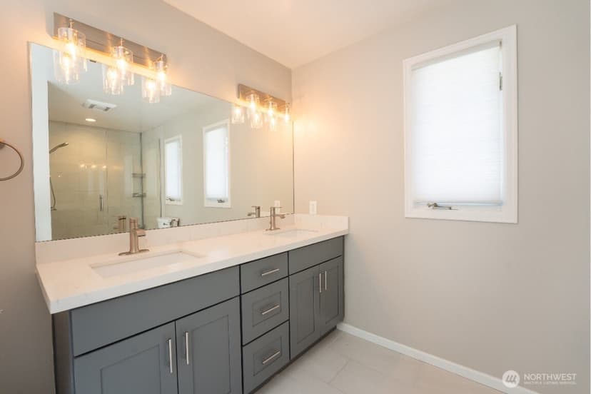 Property photo for 14017 205th Avenue NE, Woodinville photo 13